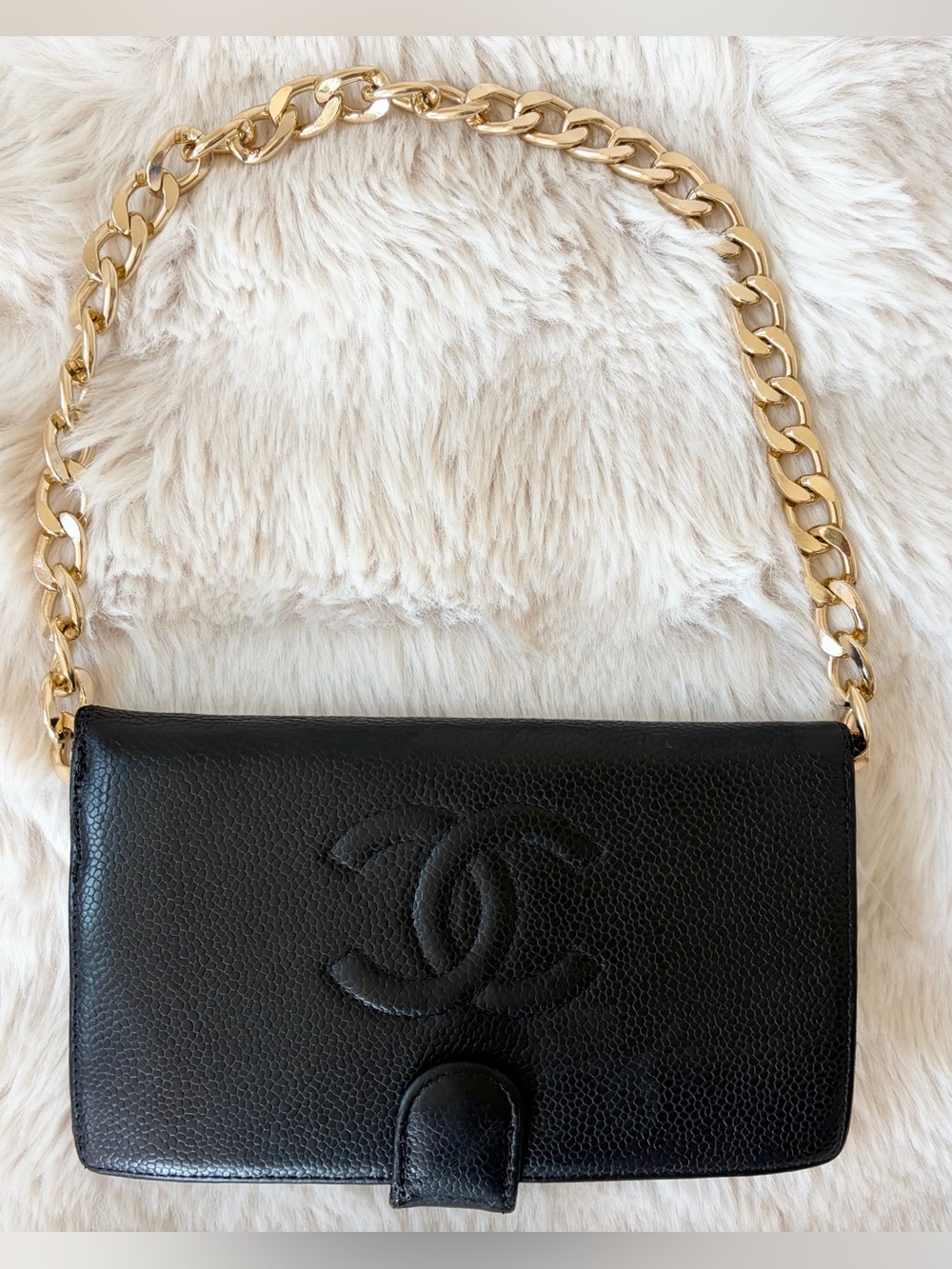 AUNTHENTIC vintage CHANEL black caviar leather long wallet